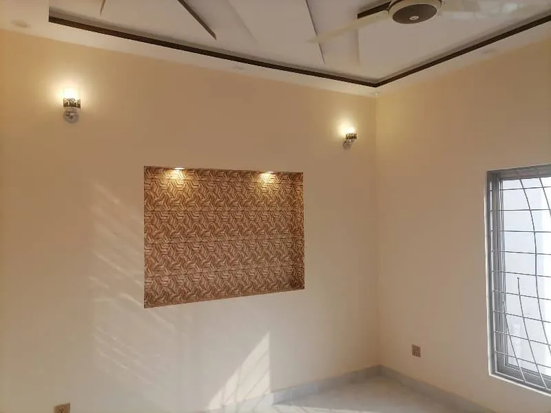 20 Marla House for Rent in Bahria Town Lahore, photo 1