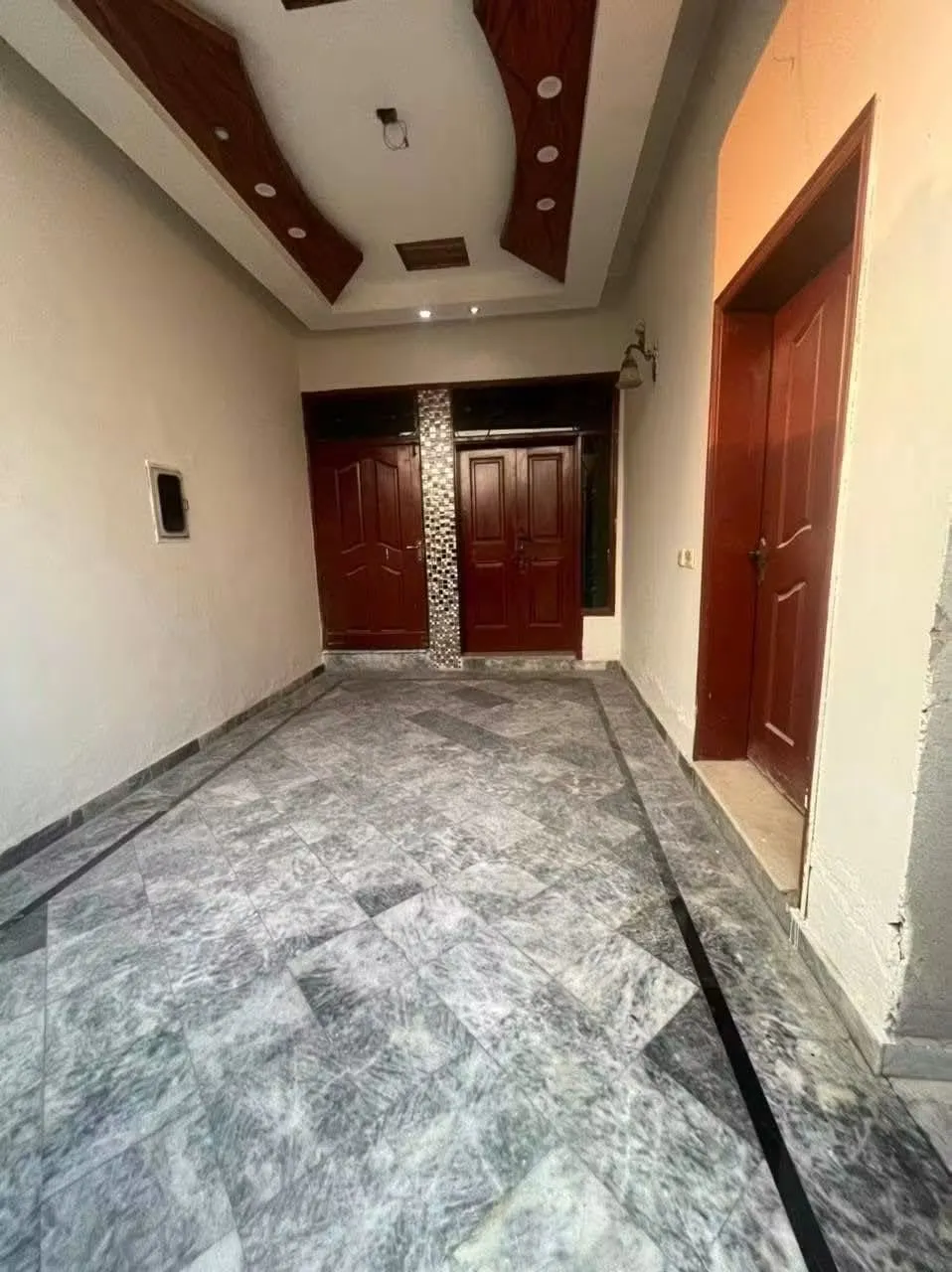 5 Marla House for Rent in Johar Town, photo 1