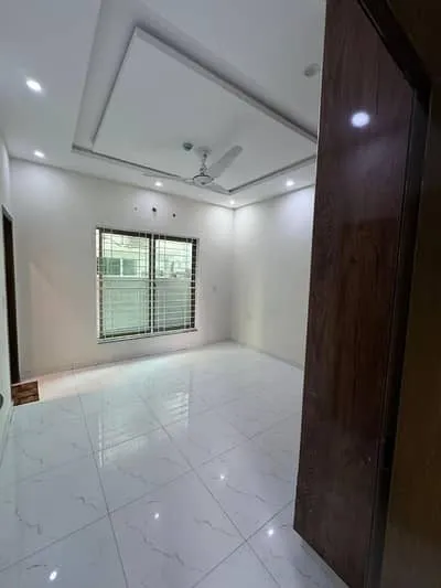 1 Kanal House for Rent in DHA Lahore, photo 1